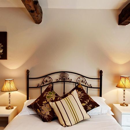 Waterton Park Hotel Уейкфийлд Екстериор снимка