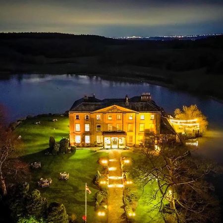 Waterton Park Hotel Уейкфийлд Екстериор снимка