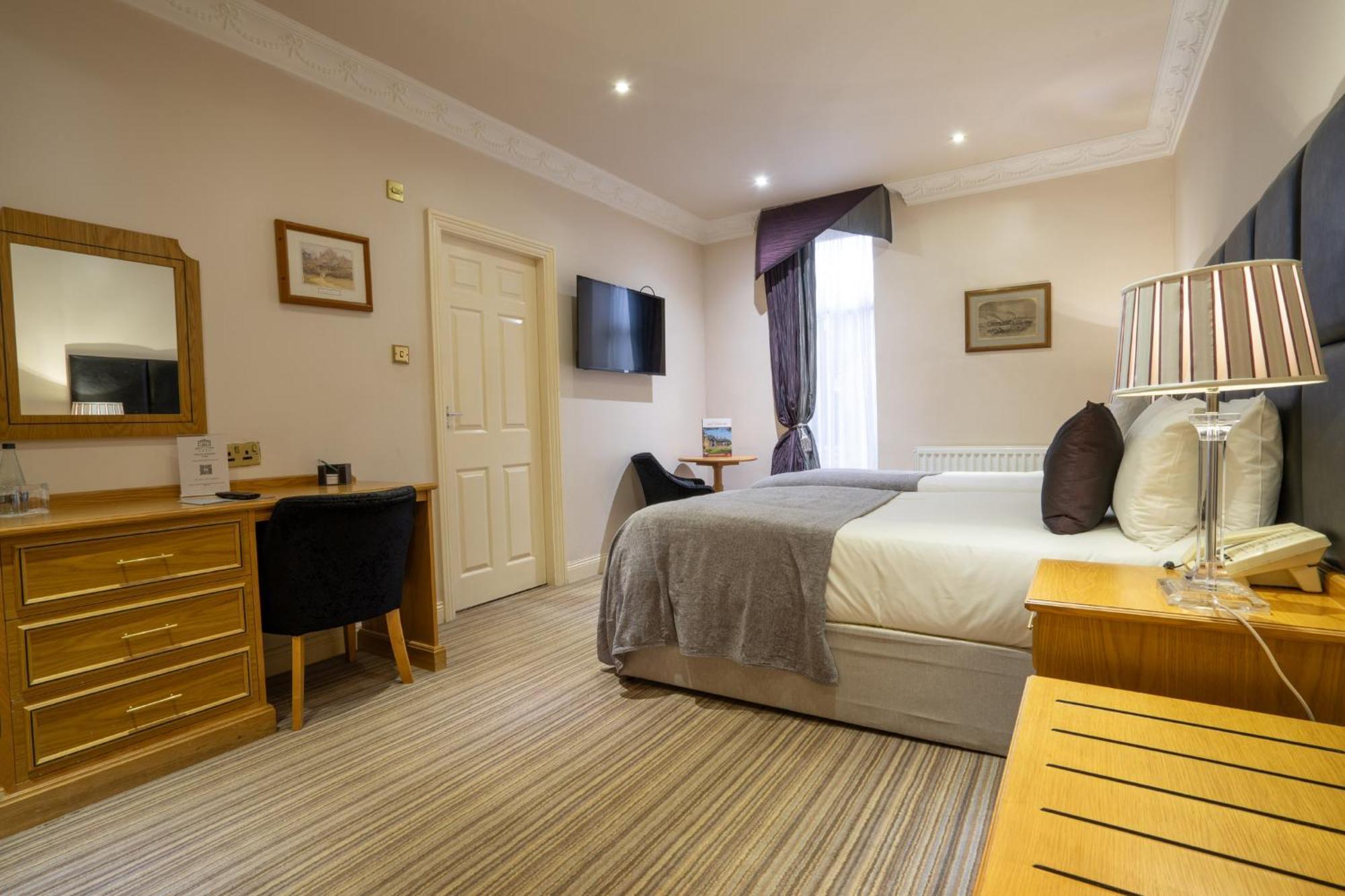 Waterton Park Hotel Уейкфийлд Екстериор снимка