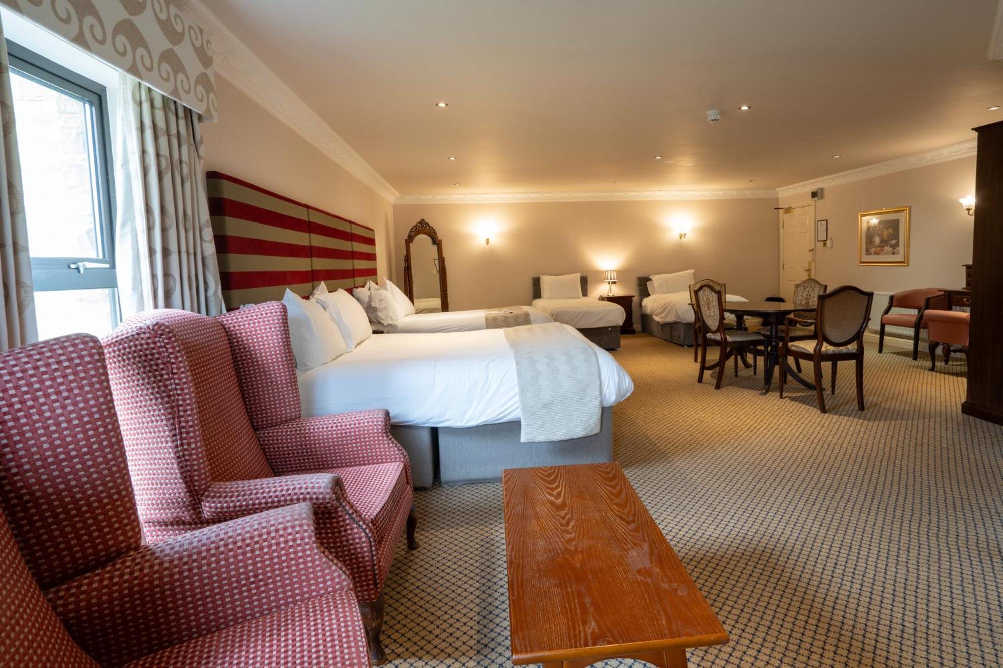 Waterton Park Hotel Уейкфийлд Екстериор снимка