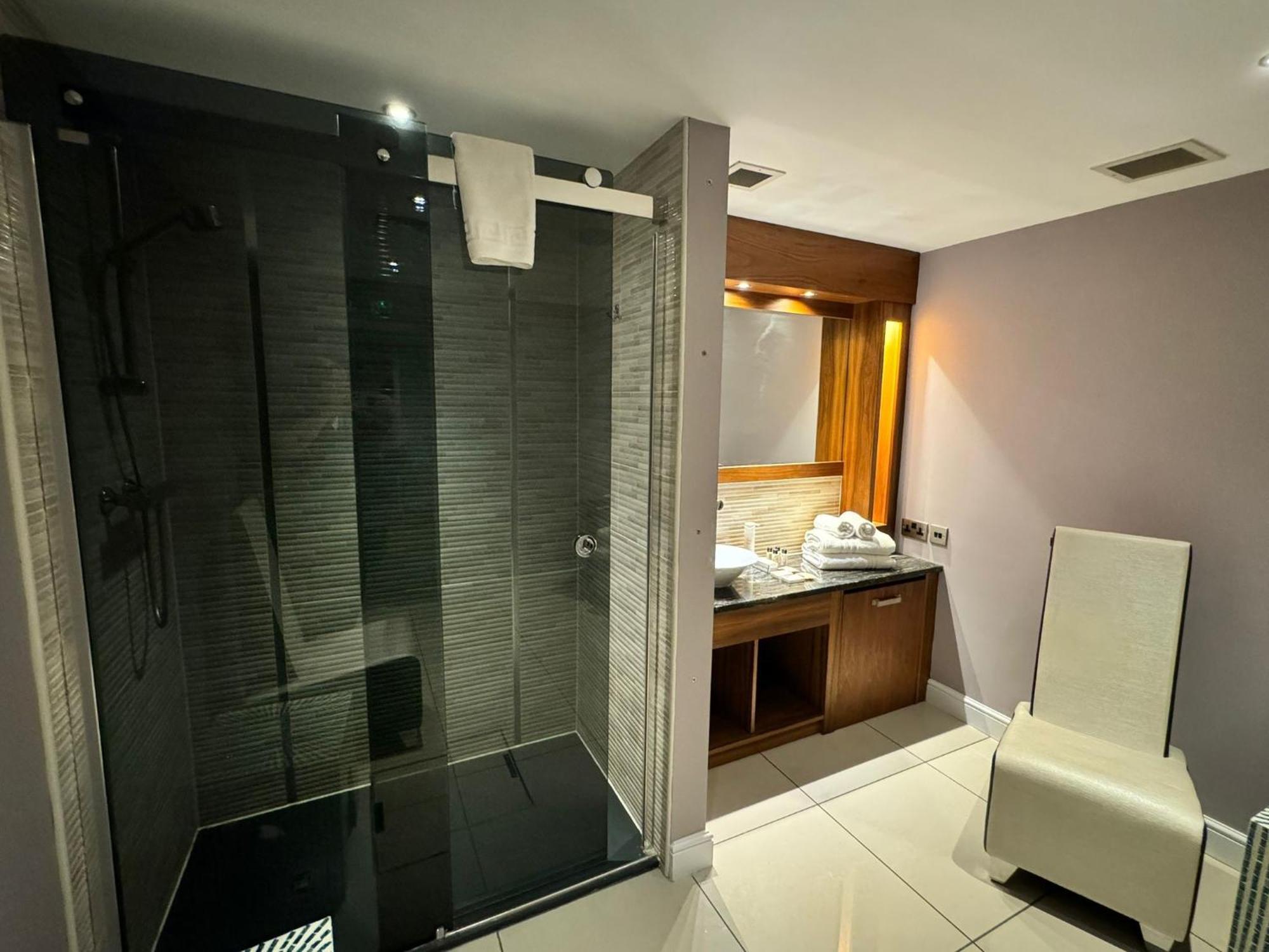 Waterton Park Hotel Уейкфийлд Екстериор снимка