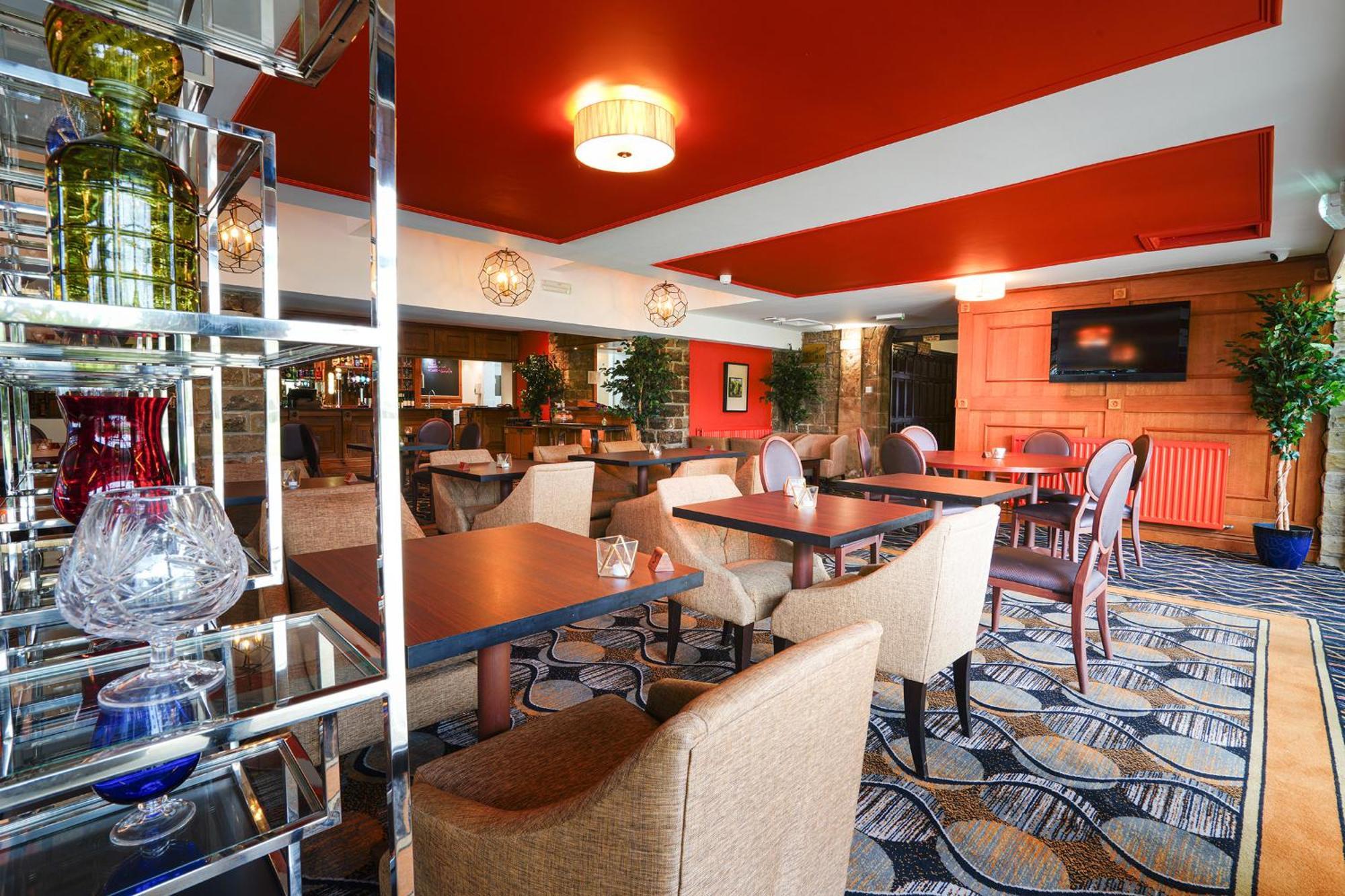 Waterton Park Hotel Уейкфийлд Екстериор снимка