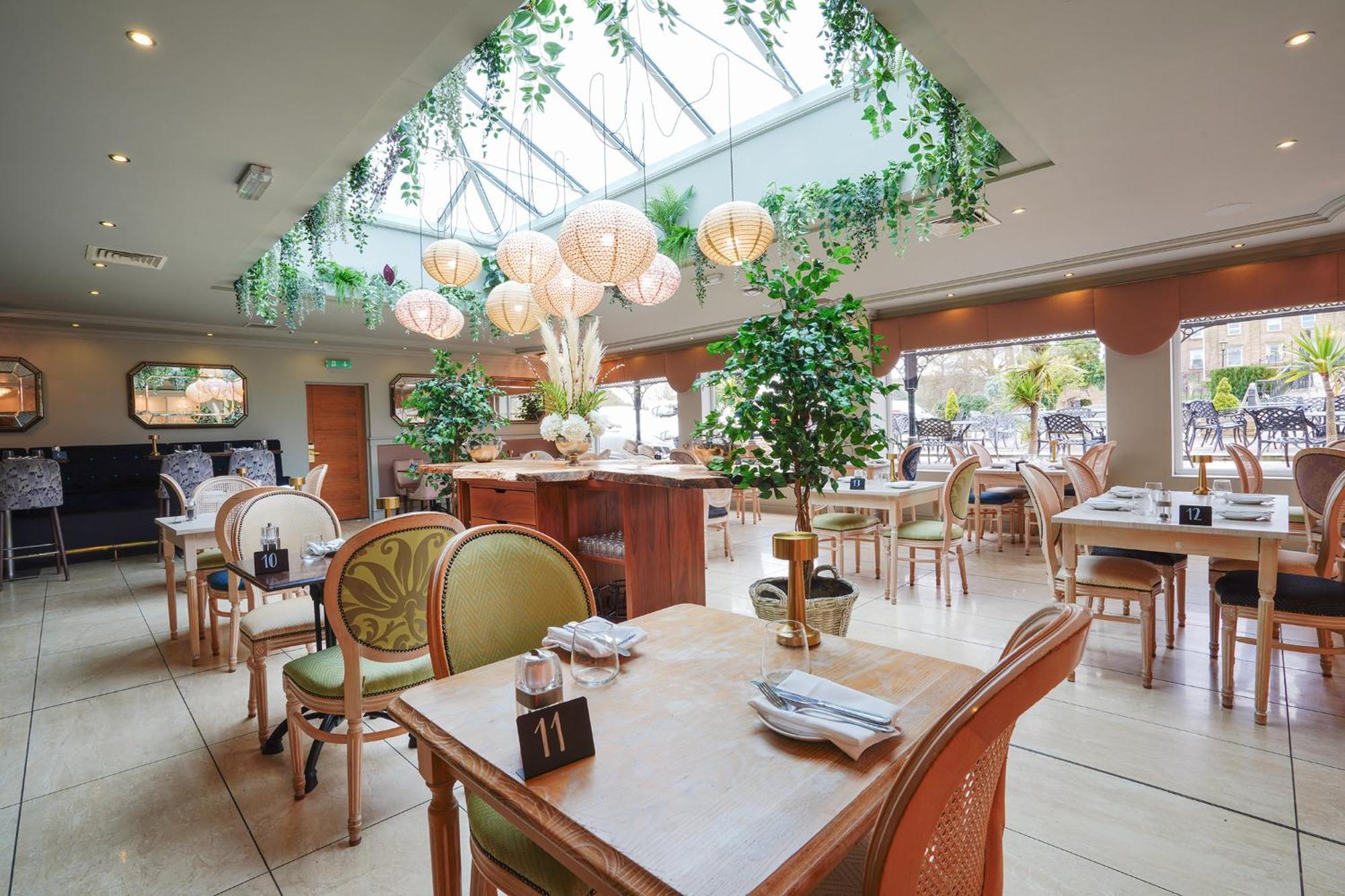 Waterton Park Hotel Уейкфийлд Екстериор снимка