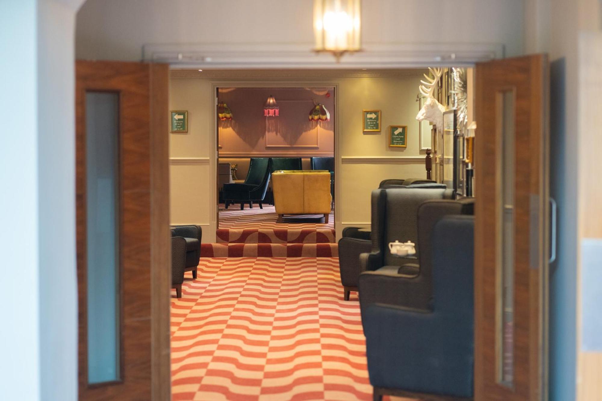 Waterton Park Hotel Уейкфийлд Екстериор снимка