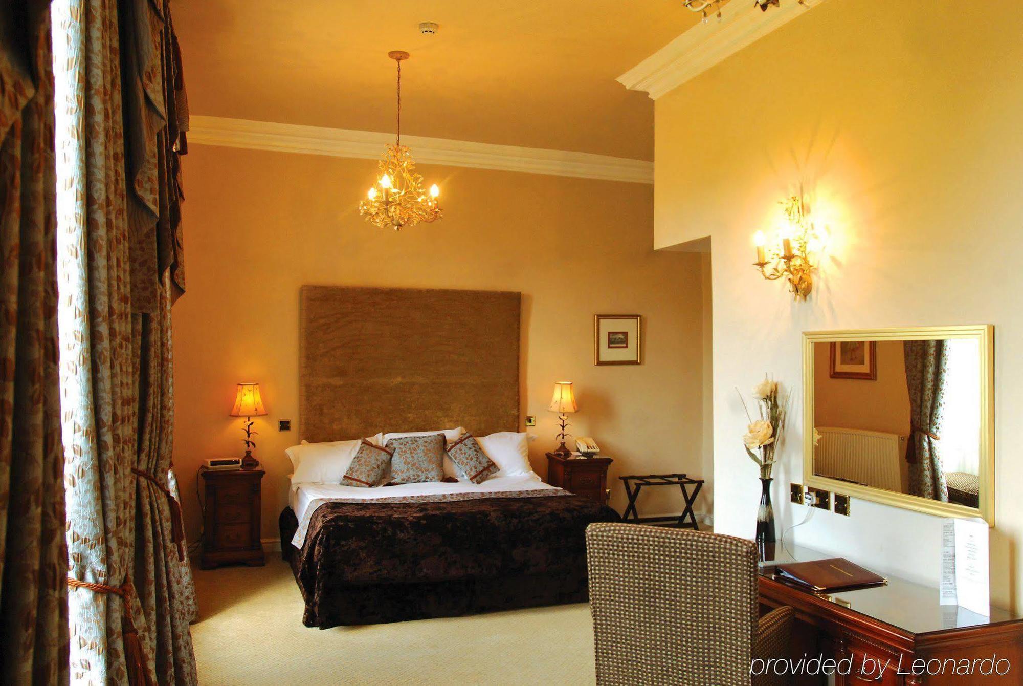 Waterton Park Hotel Уейкфийлд Екстериор снимка