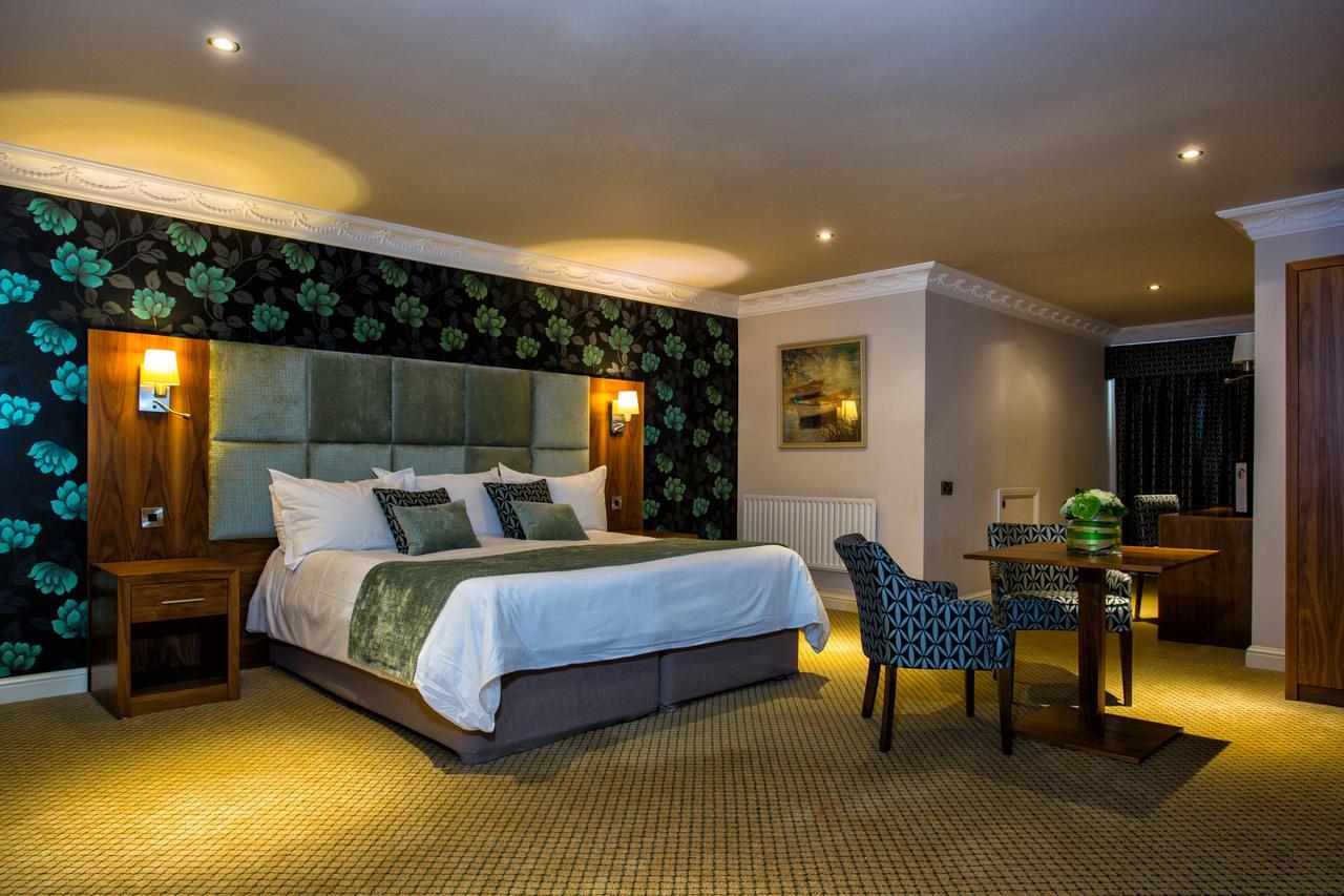 Waterton Park Hotel Уейкфийлд Екстериор снимка